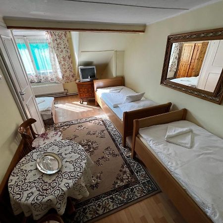 Talizman Etterem Panzio Hotel Miskolc Eksteriør billede