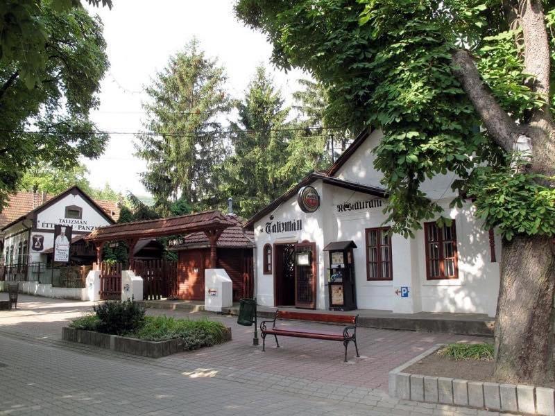 Talizman Etterem Panzio Hotel Miskolc Eksteriør billede